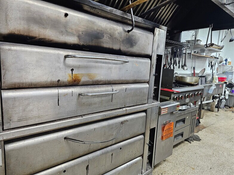 More Photos Of 7802-7806 Callaghan Rd, San Antonio Freestanding For Sale