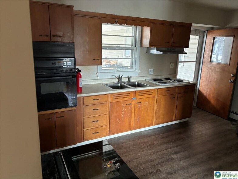 More Photos Of 435 W Main St, Pen Argyl Apartments For Sale