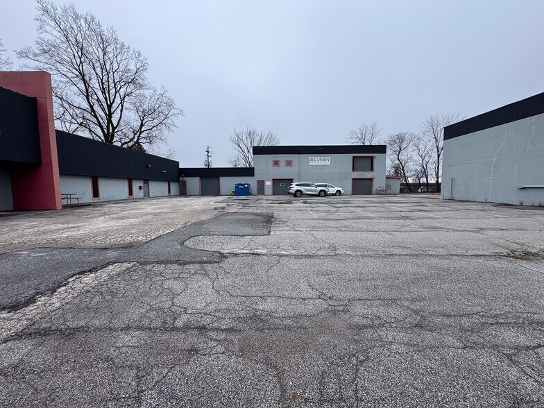 More Photos Of 1050 Triplett Blvd, Akron Warehouse For Sale