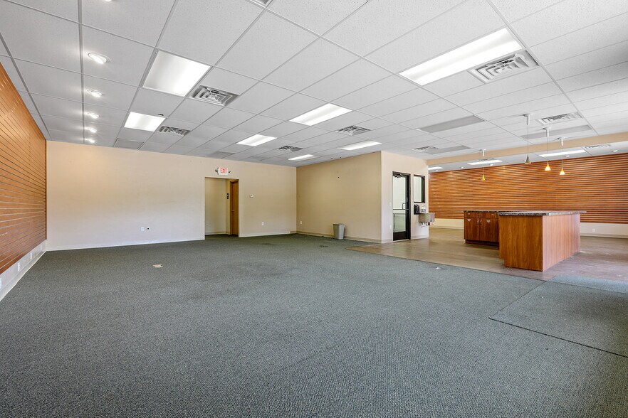More Photos Of 200 Golfview Rd, Cecil Storefront Retail Office For Sale