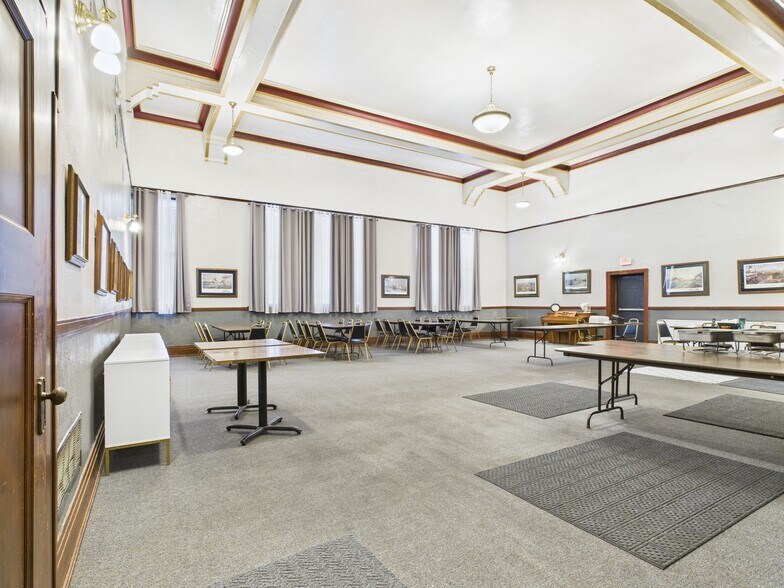 More Photos Of 619 Blondeau St, Keokuk Office For Sale