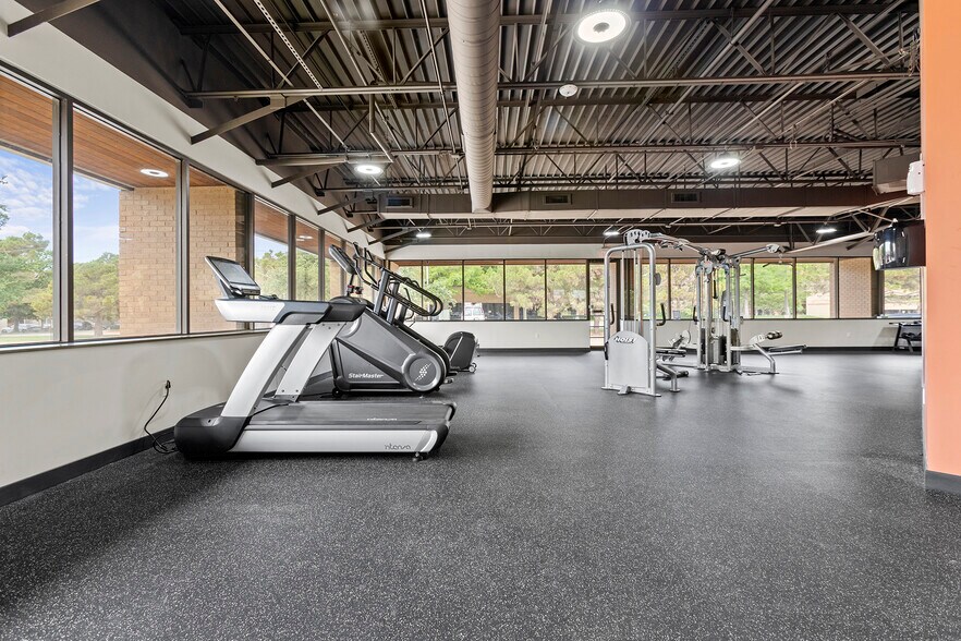 More Photos Of 2100 N Greenville Ave, Richardson Coworking Space