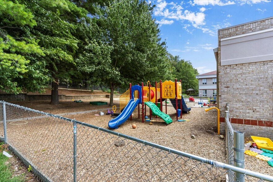 More Photos Of 810 University City Blvd, Blacksburg Office Residential For Sale