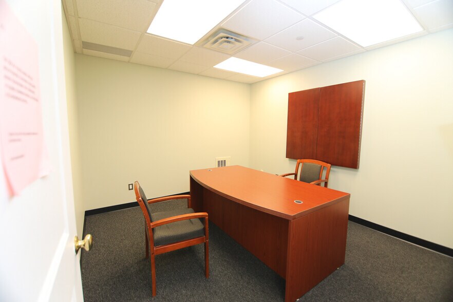 More Photos Of 8 Revolutionary Rd, Ossining Medical For Lease