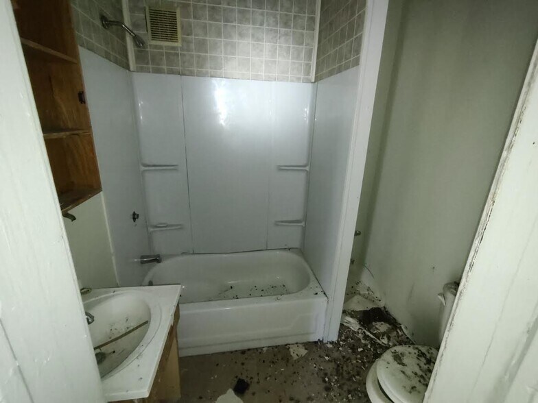 More Photos Of 1310 Bleecker St, Utica Apartments For Sale