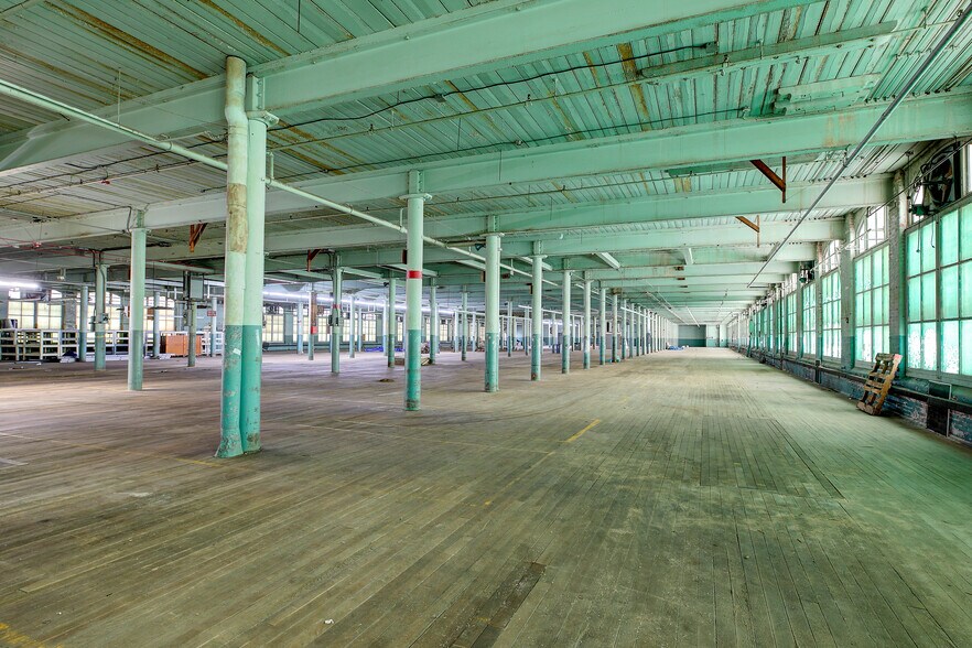 More Photos Of 27 Healy St, New Bedford Warehouse For Lease
