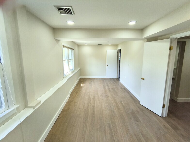 More Photos Of 2 Mountain View Ave, Long Valley Medical For Lease