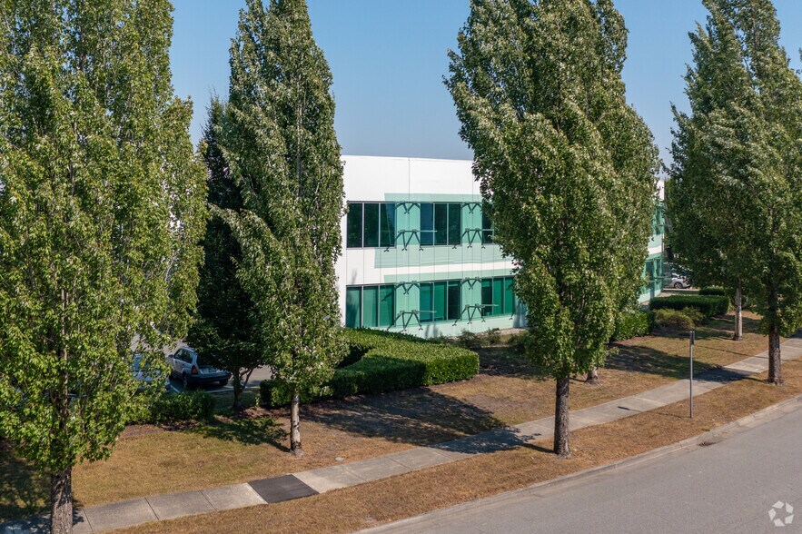More Photos Of 4300 N Fraser Way, Burnaby Office For Sale