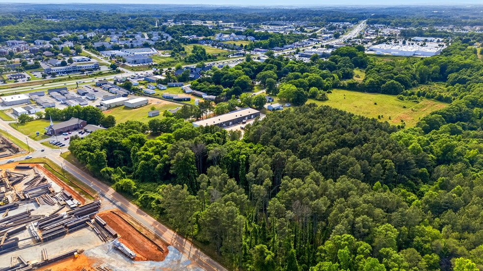 More Photos Of 100 Business Pky, Piedmont Light Manufacturing For Sale