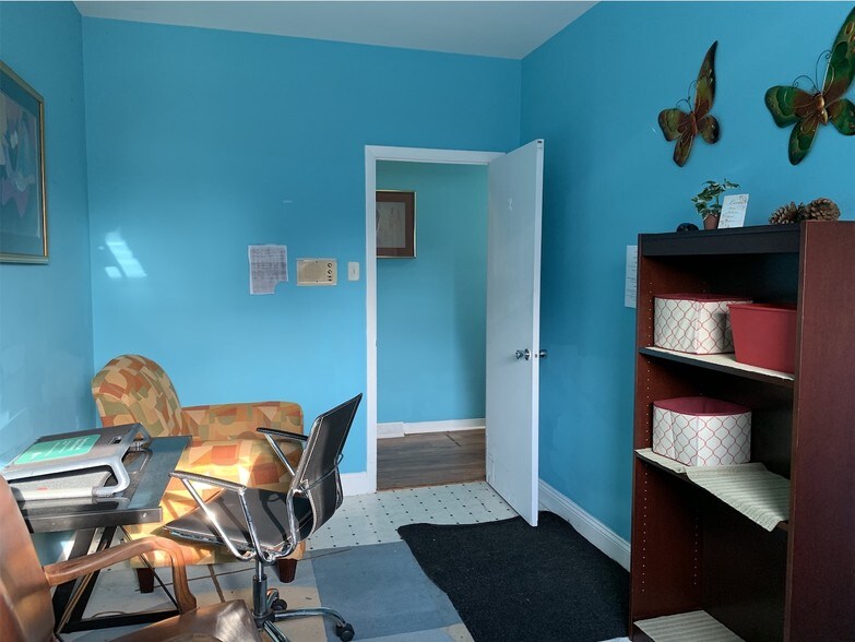 More Photos Of 2809 River Rd, Camden Medical For Sale