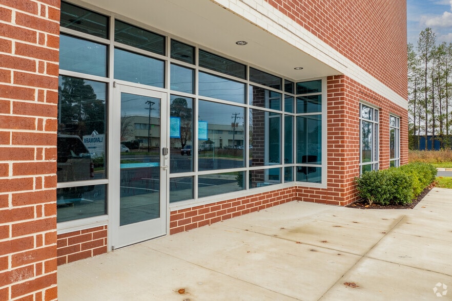 More Photos Of 8841 Landmark Rd, Richmond Industrial For Lease