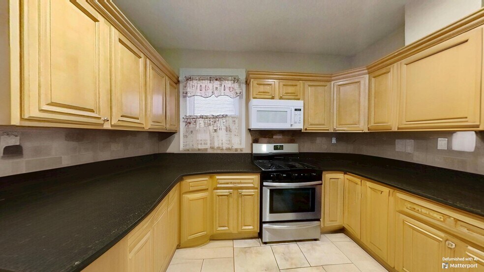 More Photos Of 71 Honiss St, Belleville Apartments For Sale