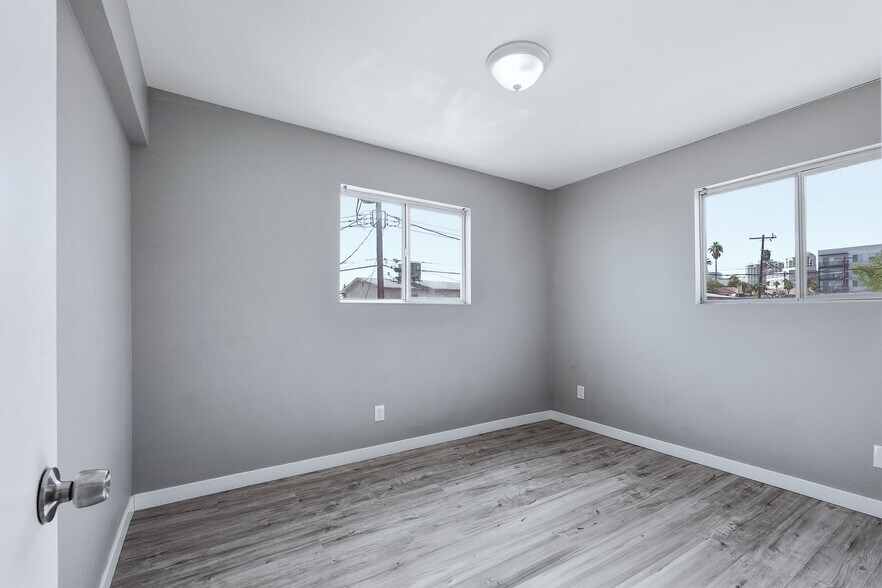 More Photos Of 521 Calcaterra Cir, Las Vegas Apartments For Sale