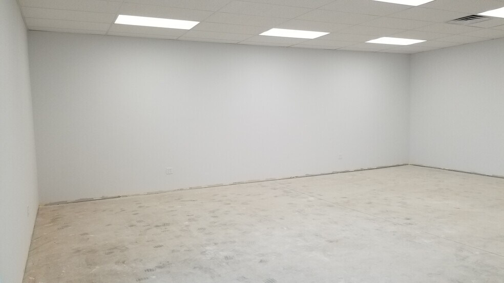 More Photos Of 13212 Wicker Ave, Cedar Lake Office For Lease