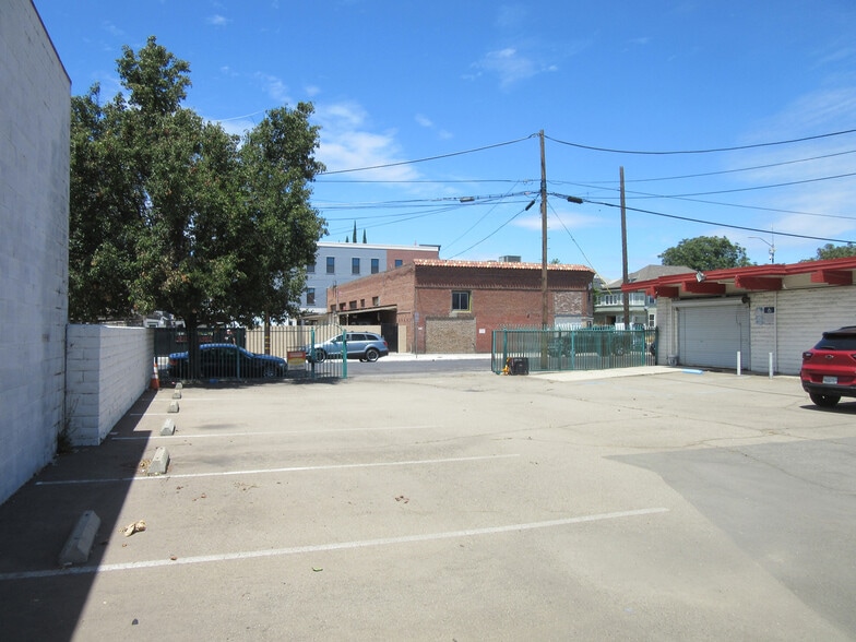 More Photos Of 238 E Church St, Stockton Office For Sale