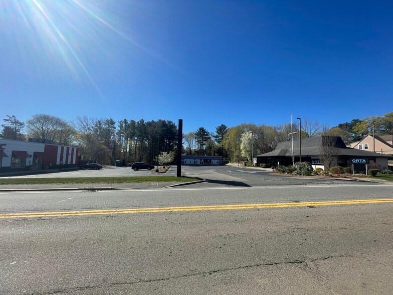 More Photos Of 114R Main St, Kingston Storefront For Lease