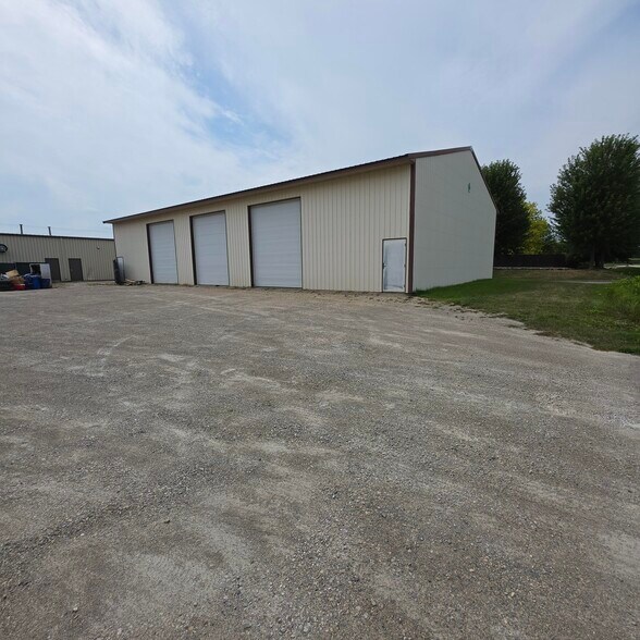 More Photos Of W6131 Schroth Ln, Greenville Light Distribution For Sale