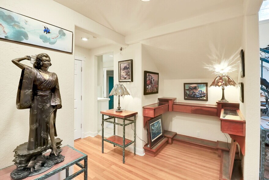 More Photos Of 42837 McKenzie Hwy, Leaburg Freestanding For Sale