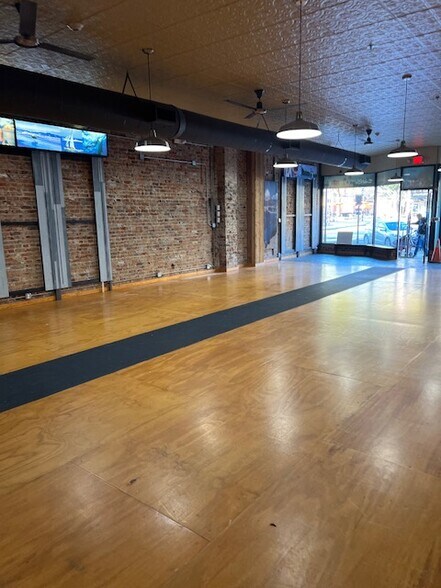 More Photos Of 1104 Broadway, Columbus Storefront For Lease