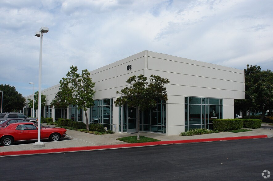 More Photos Of 192 Technology Dr, Irvine Light Distribution For Lease