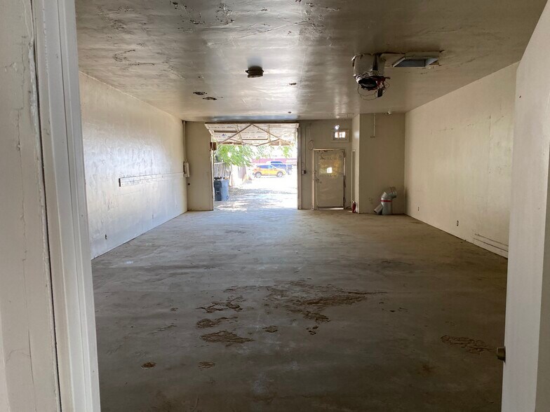 More Photos Of 525 E 18th St, Bakersfield Warehouse For Sale