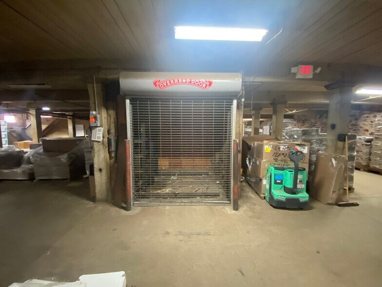 More Photos Of 480 Pratt Street Ext, Meriden Distribution For Lease