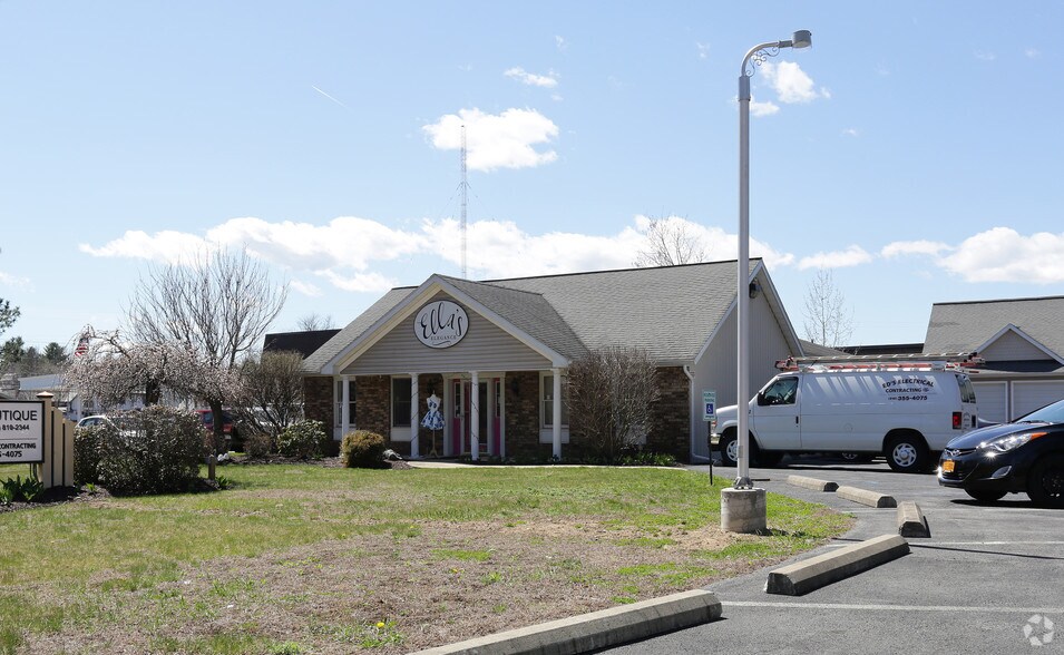 More Photos Of 864 Burdeck St, Schenectady Office For Sale