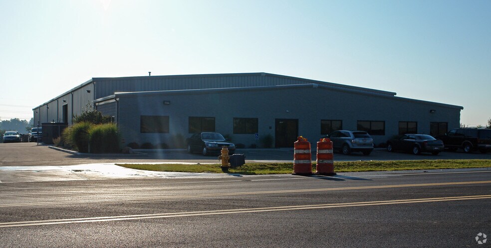 More Photos Of 8490 Seward Rd, Fairfield Warehouse For Lease