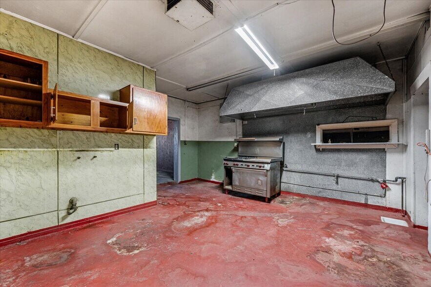 More Photos Of 624 Park Blvd, Orange Cove General Retail For Sale