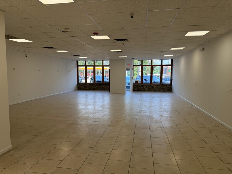 More Photos Of 29 New Main St, Haverstraw Storefront Retail Residential For Lease