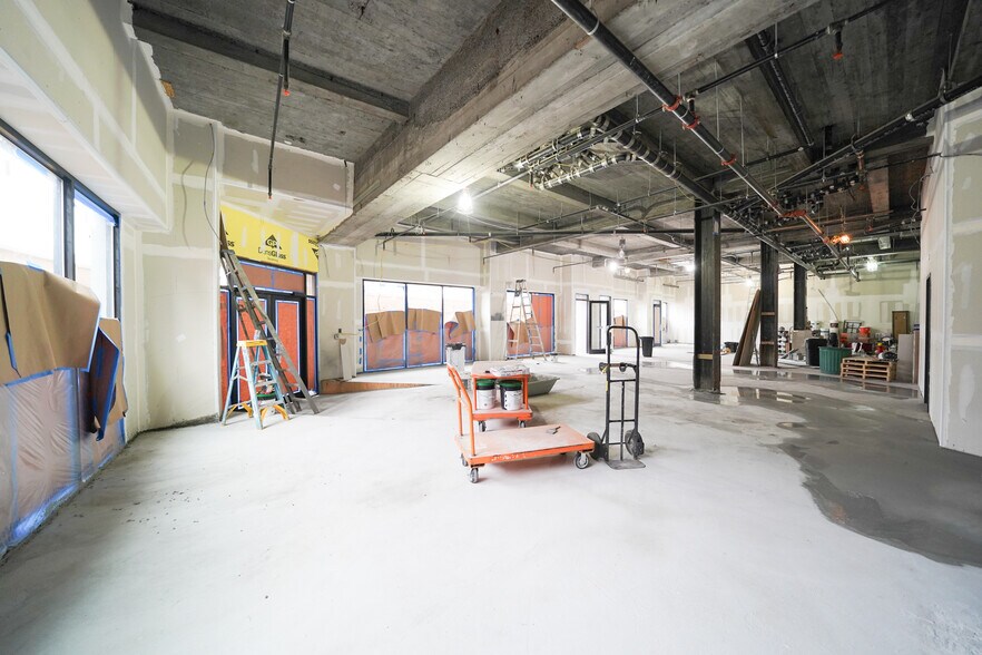 More Photos Of 166-36 Jamaica Ave, Jamaica General Retail For Lease