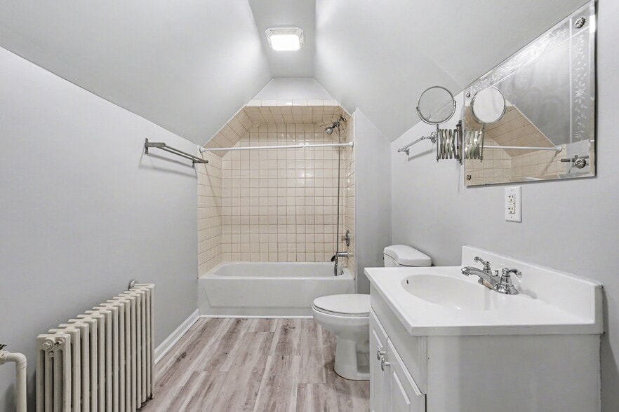 More Photos Of 1122 Caroline St, Fredericksburg Apartments For Sale