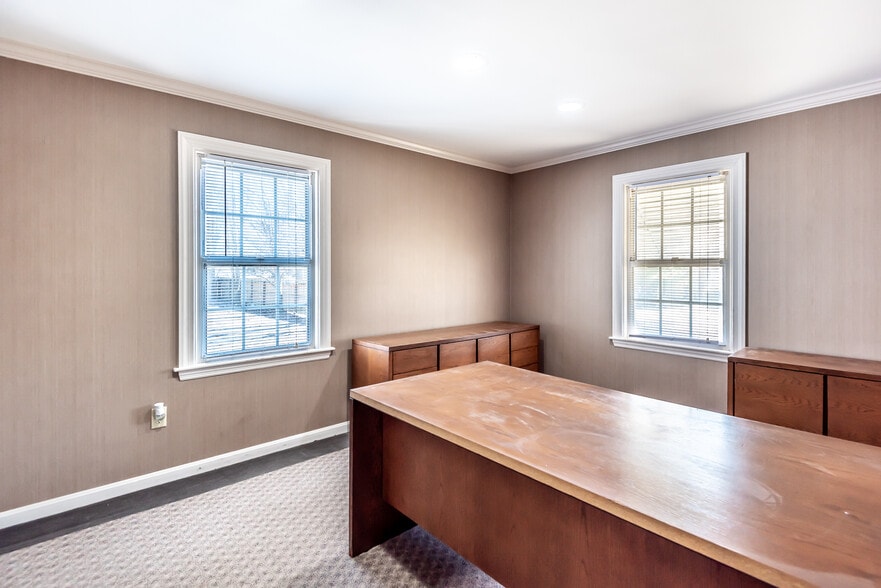 More Photos Of 3386 N State Route 123, Lebanon Office For Sale