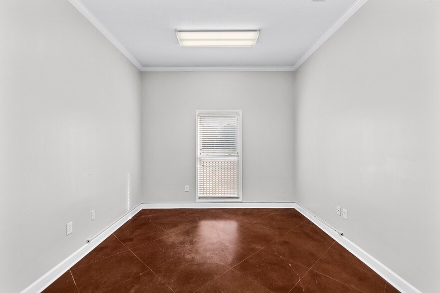 More Photos Of 403-C Towne Center Blvd, Ridgeland Office For Sale