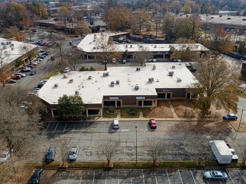 More Photos Of 814 Tyvola Rd, Charlotte Unknown For Lease