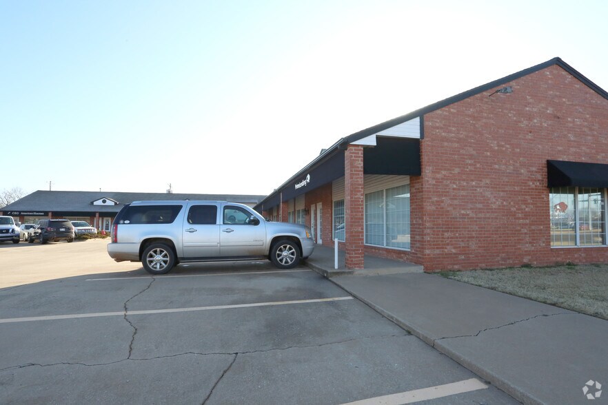 More Photos Of 2300 S Broadway, Edmond Medical For Lease