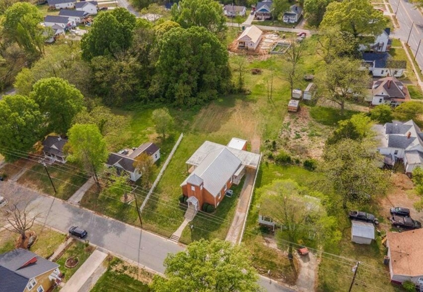 More Photos Of 511 James St, Burlington Religious Facility For Sale