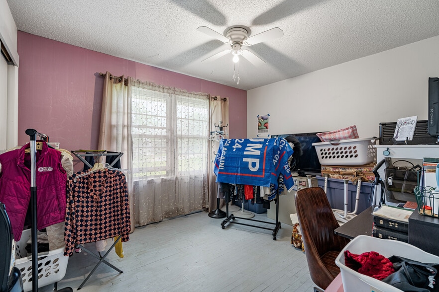 More Photos Of 1424 S 55th St, Kansas City Religious Facility For Sale