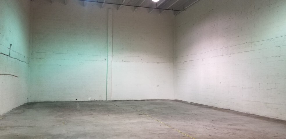 More Photos Of 7084 NW 50th St, Miami Warehouse For Sale