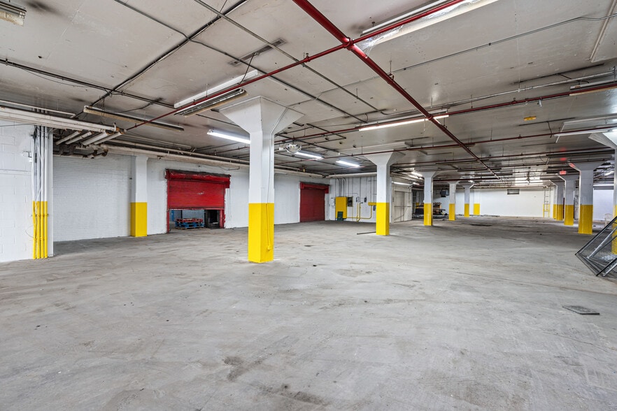 More Photos Of 5213 Grays Ave, Philadelphia Warehouse For Lease