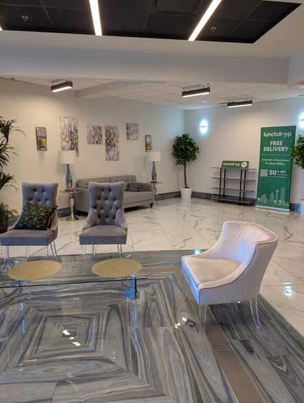 More Photos Of 3377 S Price Rd, Chandler Office For Lease