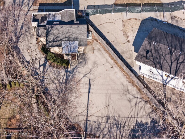 More Photos Of 1815 Dundee Rd, Northbrook Storefront Retail Office For Sale