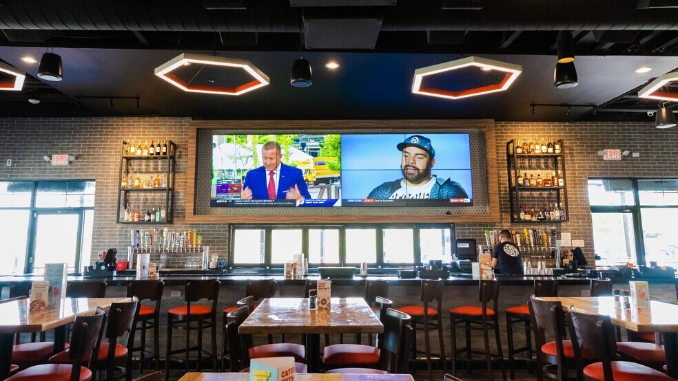 More Photos Of 6501 North Fwy, Fort Worth Restaurant For Sale