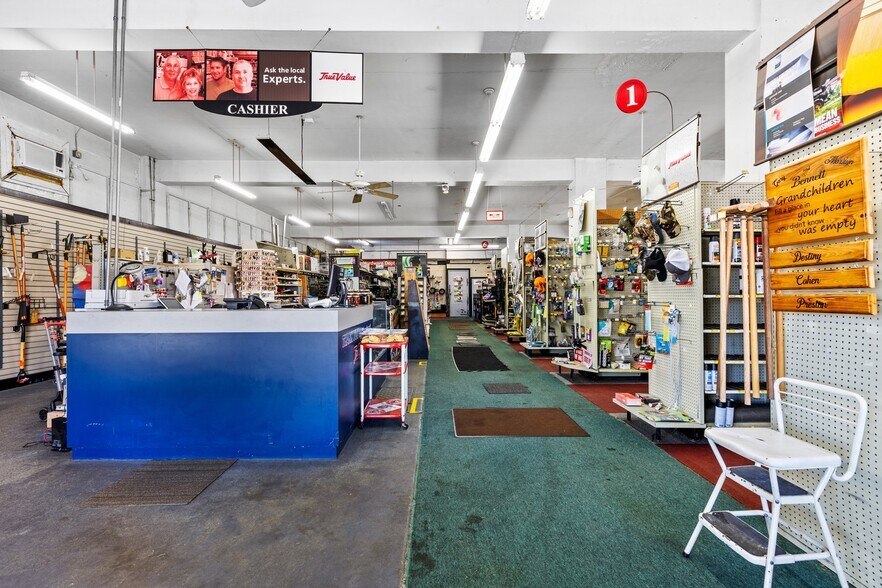 More Photos Of 5 S Main St, High Springs Freestanding For Sale