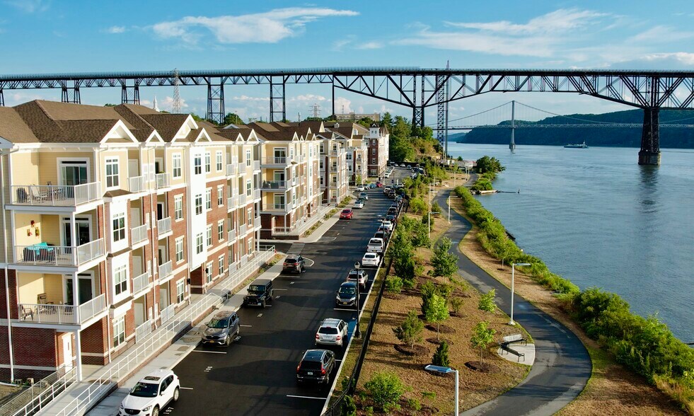 More Photos Of 70 Dutchess Landing, Poughkeepsie Office For Lease