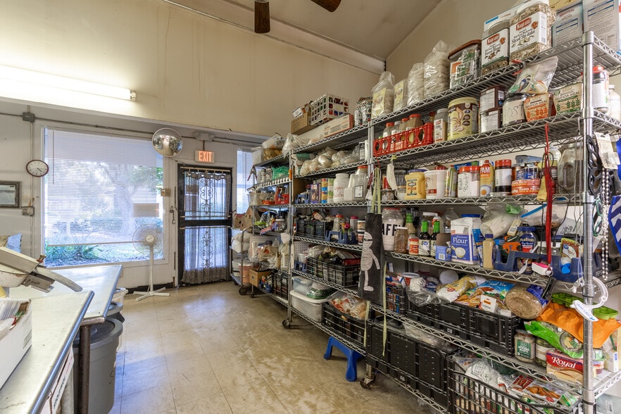 More Photos Of 2441 NW 43rd St, Gainesville Storefront For Sale