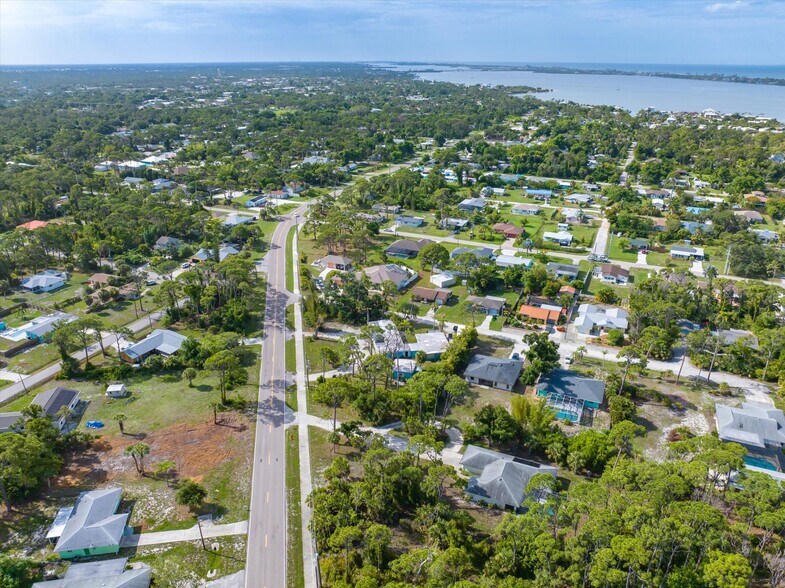 More Photos Of 600 Old Englewood Rd, Englewood Apartments For Sale