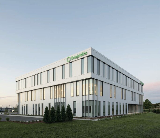 More Photos Of 551 Rue Louis-Blériot, Mascouche Office For Lease