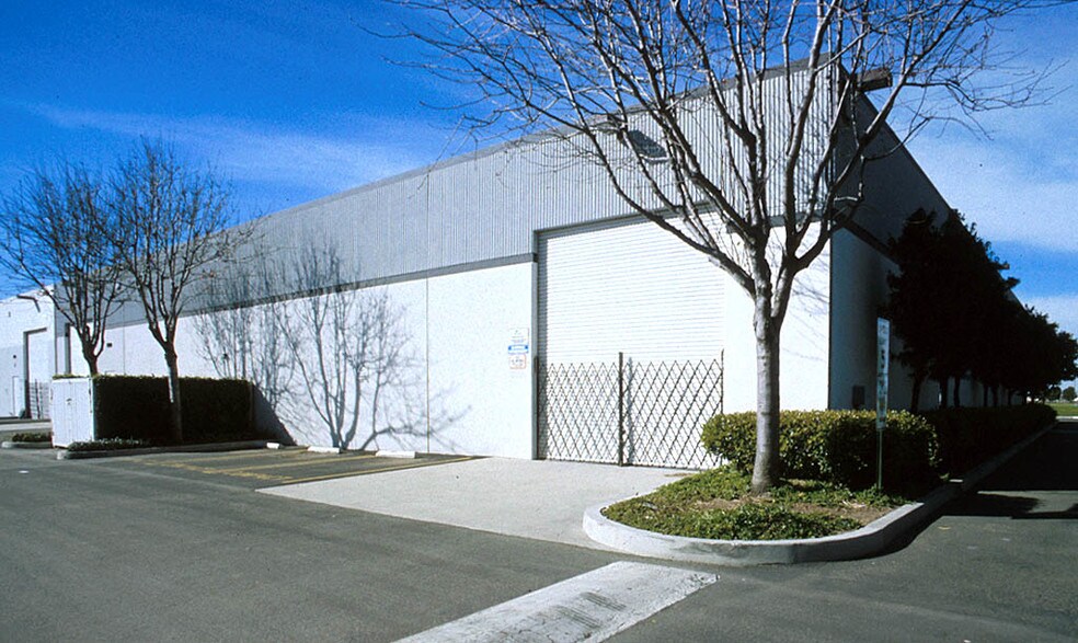 More Photos Of 1200 Stellar Dr, Oxnard Warehouse For Sale