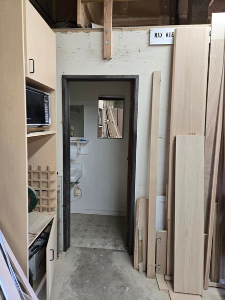 More Photos Of 9906-9924 Canoga Ave, Chatsworth Warehouse For Lease